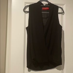 Akira size medium black top